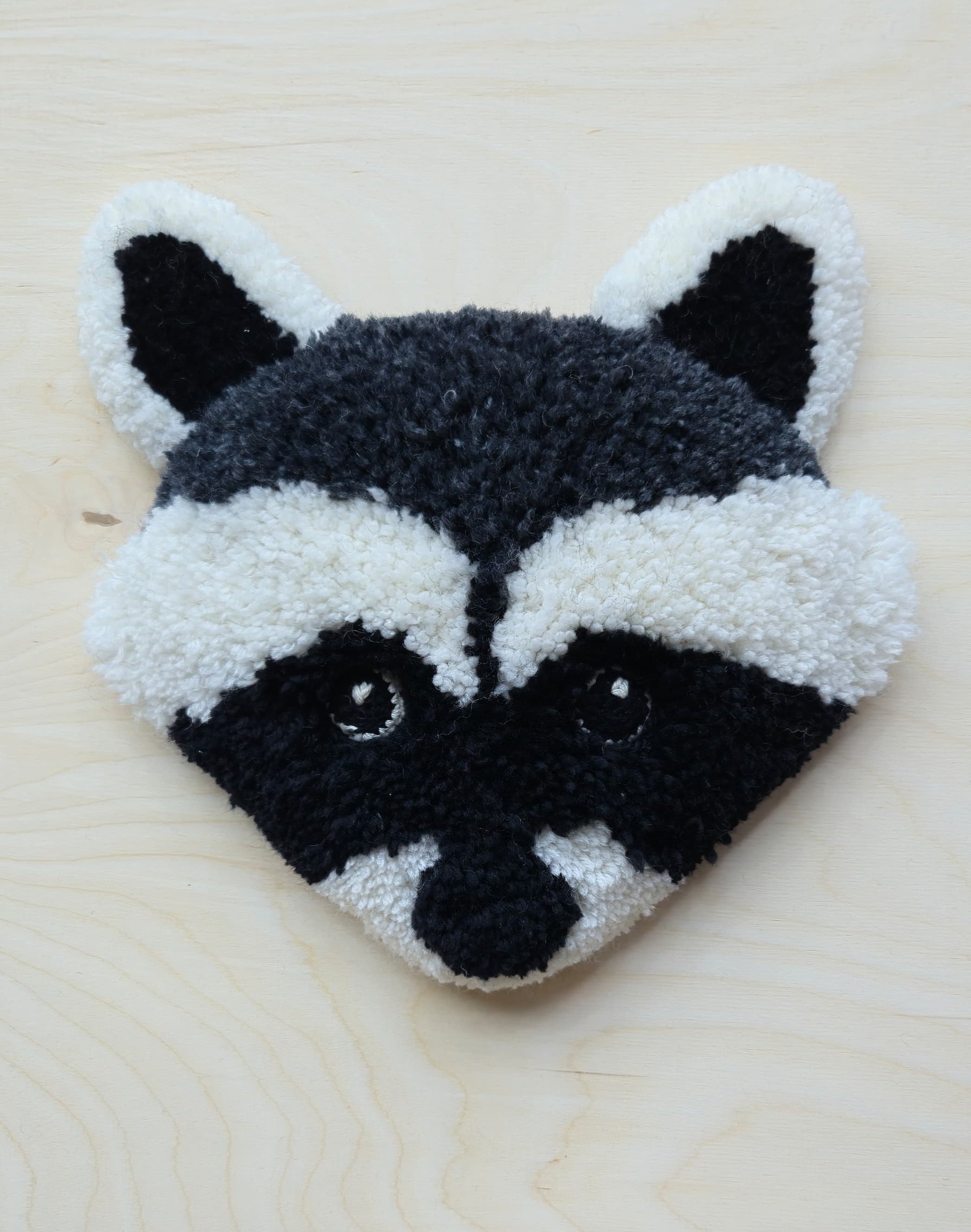 Pesukarhu, Seinäkoriste