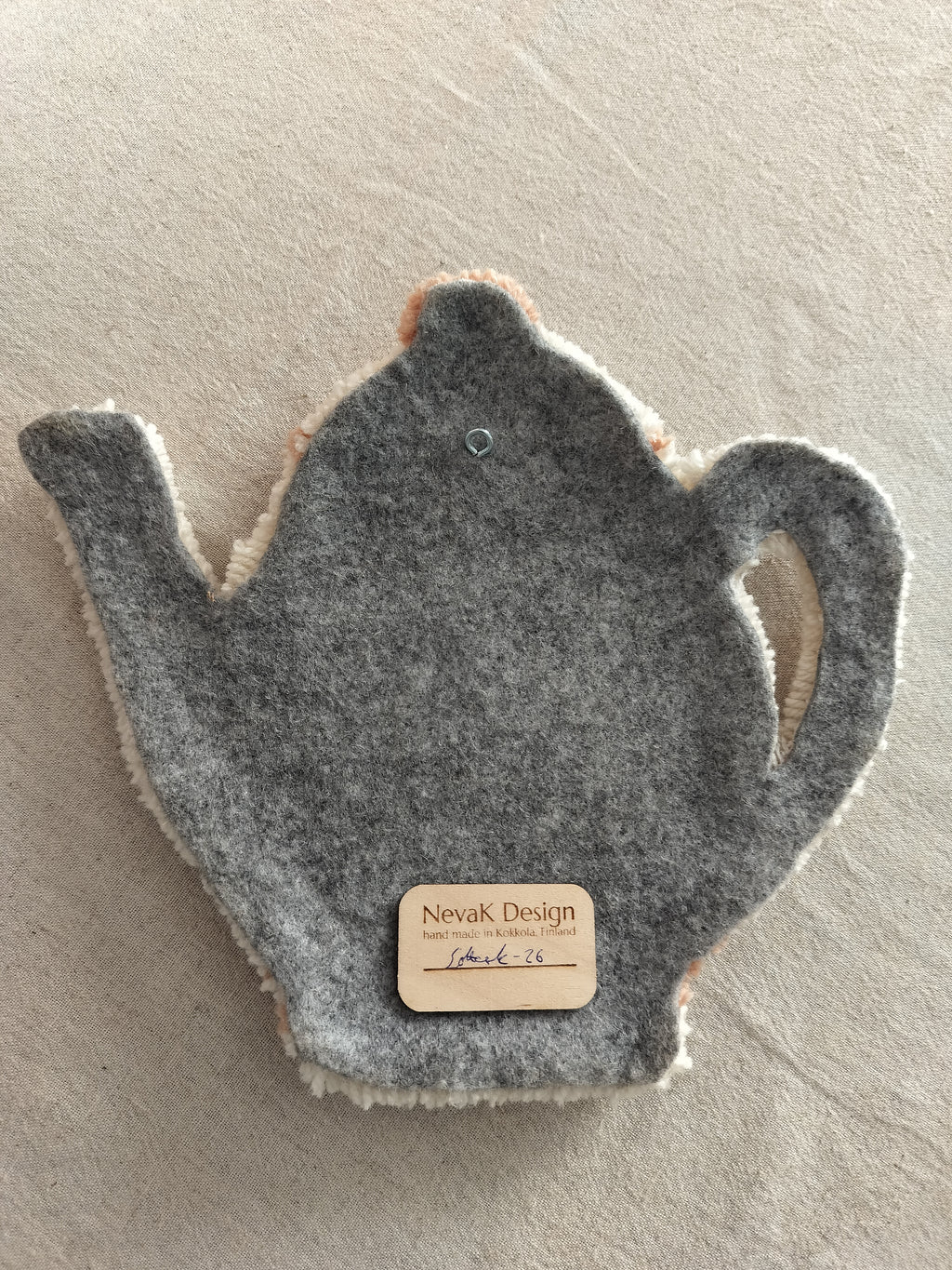 Miniryijy, Teepannu n. 23cm x 23cm
